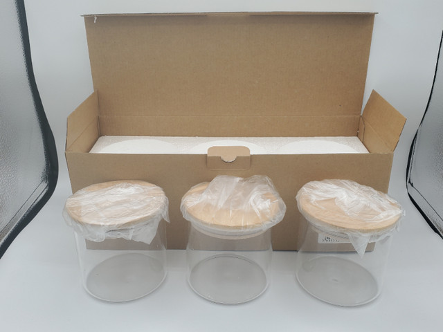 Glass Storage Canister with bamboo lids 3pcs / ensemble de pot dans Vaisselle et articles de cuisine  à Ouest de l’Île - Image 2
