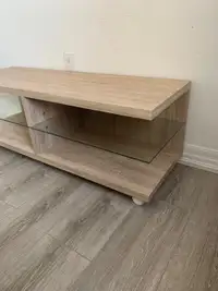 Wooden TV trolley with wheels and glass shelves 