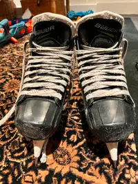 Goalie Skates Bauer S27 size 4 $50