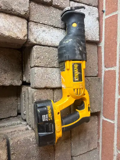 DeWalt Reciprocating Saw w/ charger and 2 batteries, View more