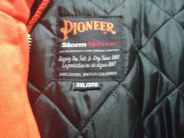 Pioneer Winter Insulated Coverall 3XL in Men's in Edmonton - Image 2