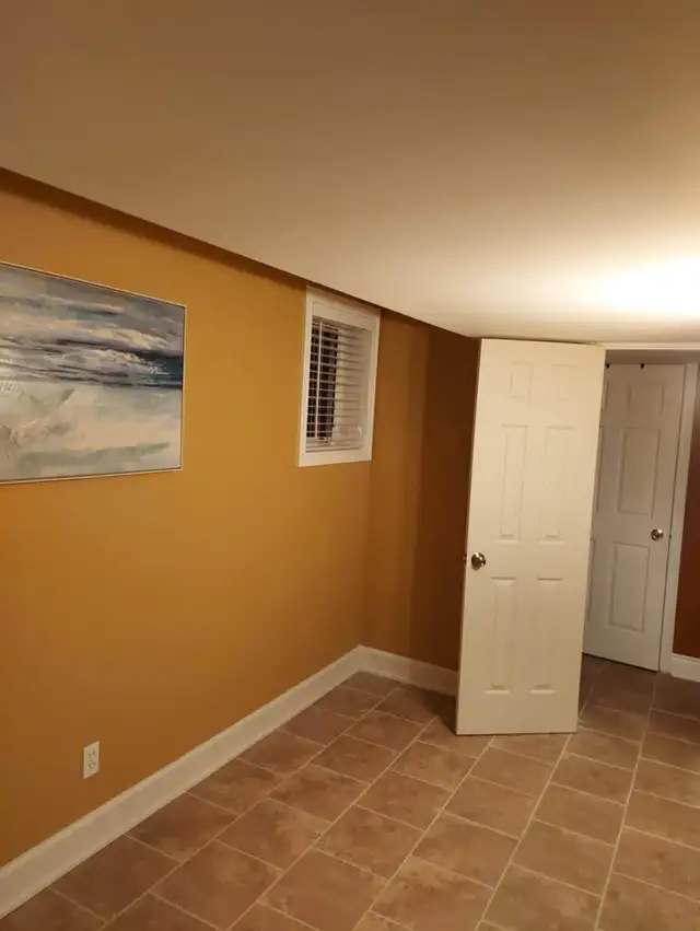 Room for Rent in Oshawa/Courtice $700/month in Room Rentals & Roommates in Oshawa / Durham Region - Image 4