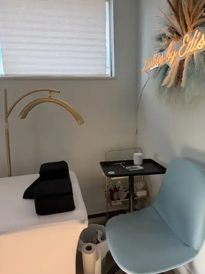 LASH BUSINESS FOR SALE + STUDIO ROOM FOR RENT I’m renting out my lash unit ASAP until June 2026 and...