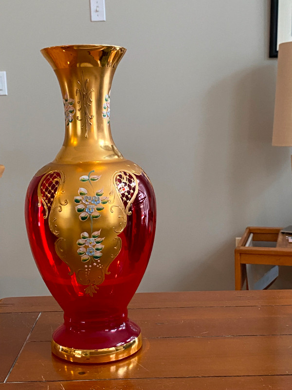 MCM Venetian Murano Glass Vase - hand painted 24k gold overlay in Arts & Collectibles in Kingston