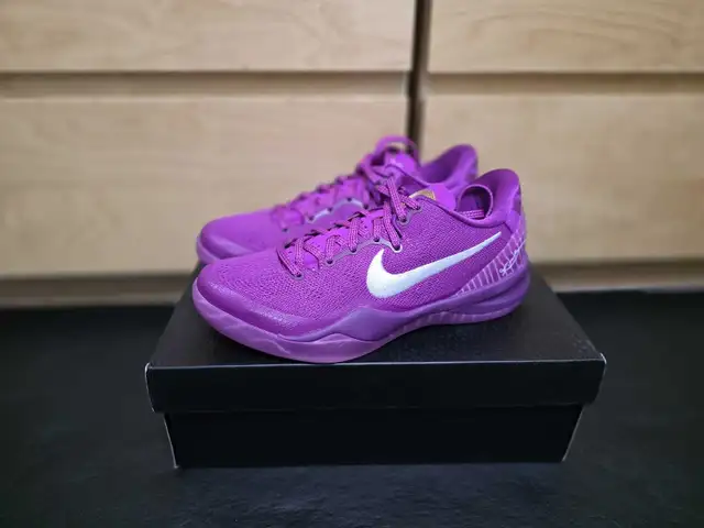 Kobe 8 EYBL size 8 in Men's Shoes in Mississauga / Peel Region - Image 2