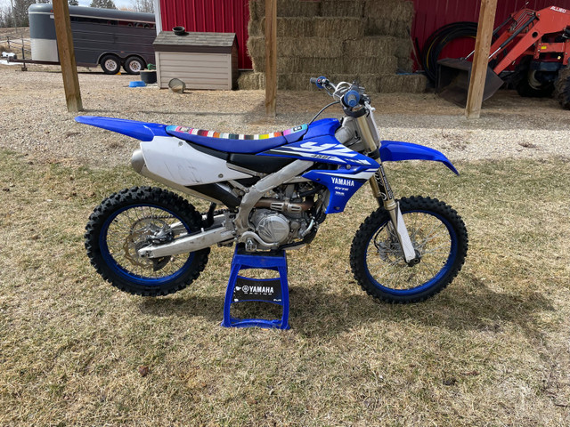 2018 YZF450 in Dirt Bikes & Motocross in Saskatoon - Image 3