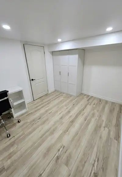 All girl house LAST ROOM LEFT in basement Close to Fanshawe and UWO Rooms will come furnished with b...