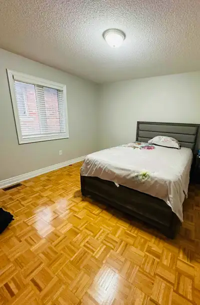 Sharing Room available $500