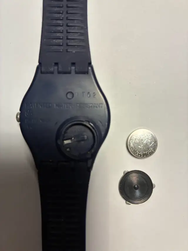Montre Swatch in Jewellery & Watches in City of Montréal - Image 5