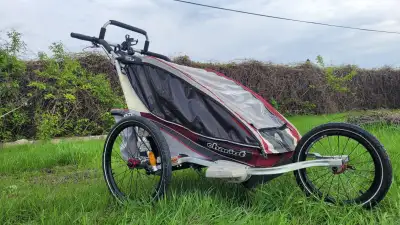 Remorque vélo/jogger/poussette Chariot CTS CX2 double (2 places). Très bon état. Capacité 45 kg / 10...