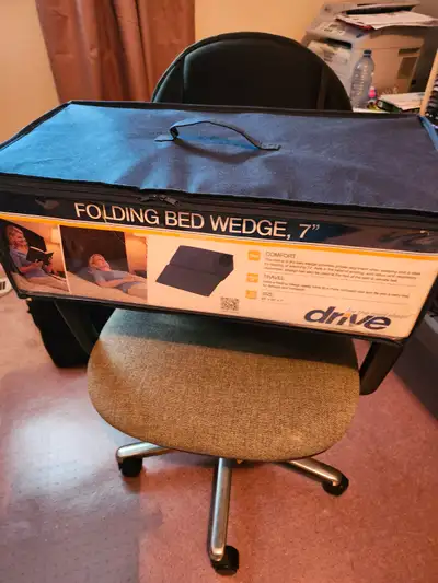 LIKE NEW. VERY CLEAN. FOLDING BED WEDGE-BY DRIVE. HELPS TO RELIEVE HEALTH PROBLEMS WITH: RESPIRATORY...