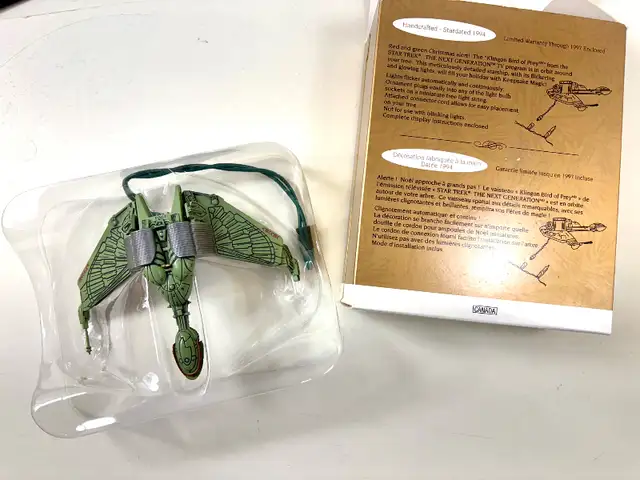 Hallmark Keepsake Star Trek Next Generation Klingon Bird of Prey in Arts & Collectibles in Kitchener / Waterloo - Image 5