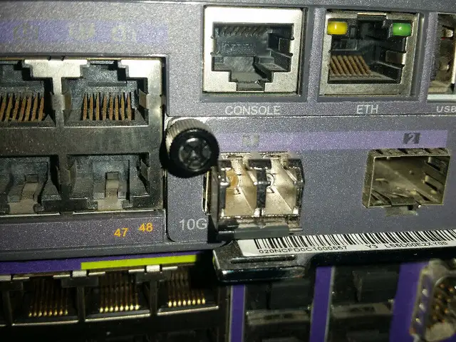 Extreme Networks Summit X450e-48p 48-Ports POE Gigabit Switch Ma in Other in City of Montréal - Image 6
