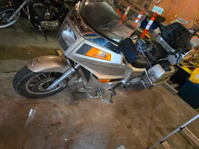 Selling my 1989 Voyager 1200 cc Nice bike Super low km 28,000 Fresh Oil Change within last 30km All...