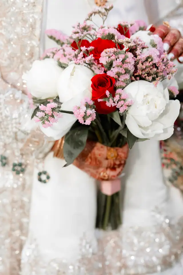 GTA Female Wedding Photographers in Photography & Video in Oakville / Halton Region - Image 5