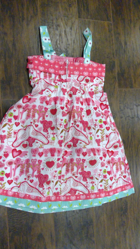 Girl dresses - size 7 and 10 in Kids & Youth in Oakville / Halton Region - Image 2