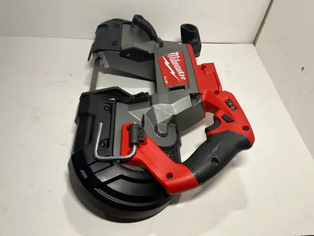 Milwaukee M18 FUEL Deep Cut Band Saw in Power Tools in City of Montréal - Image 5