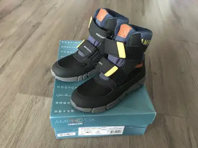 BNIB "Geox" kids winter boots size 2, View more