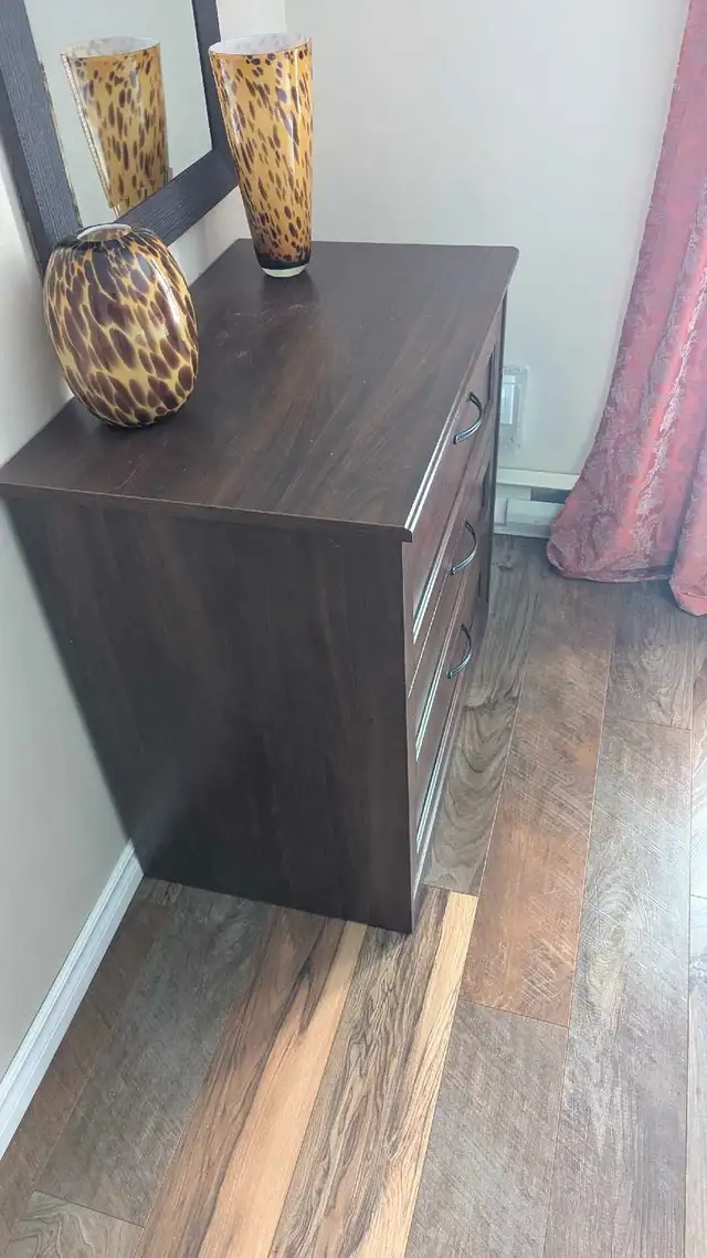 Ikea Dresser & Mirror 32" x 19.5" x 32"63234832875265121