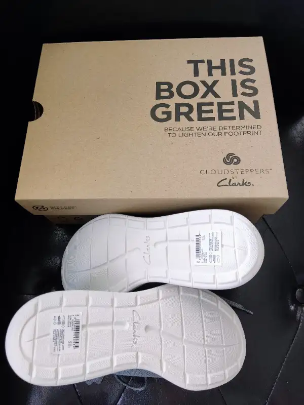 Brand New Clarks Women Size 6.5 Mid Sneakers in Grey, BNIB in Other in Edmonton - Image 6