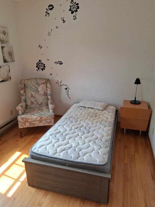 chambre à louer pour femme vieux-Longueuil — photo 1