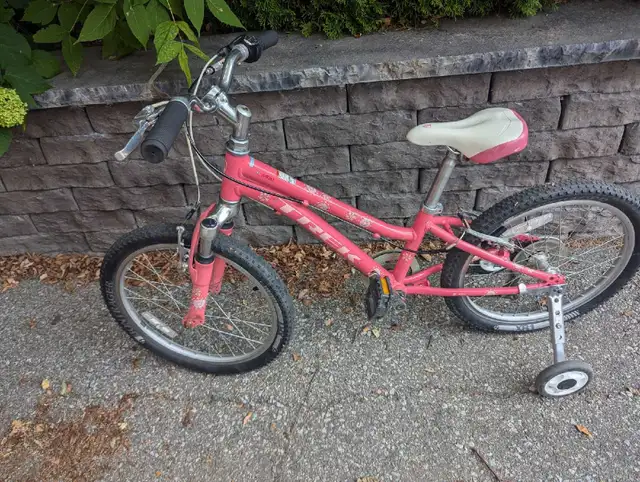 Trek MT60 20" kids bike in Kids in City of Toronto - Image 3