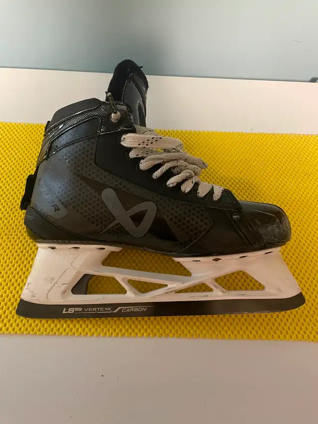 Patins de gardiens ‘Bauer pro’ hockey in Hockey in City of Montréal - Image 3