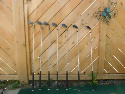 RIGHT-HAND WILSON LAUNCHER HYBRID IRONS SET, View more