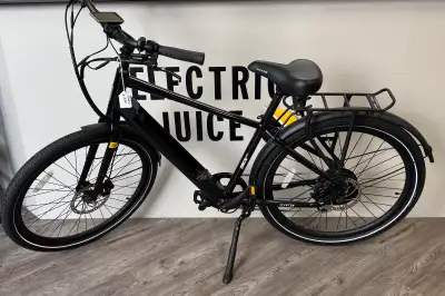 20Mph top speed 500W (864 peak) rear hub motor Up to 60 miles range 300 lb capacity