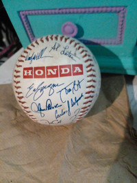 2 baseballs with autographs 