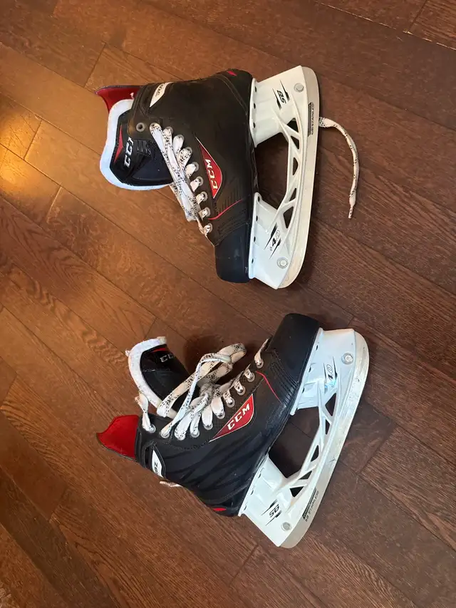 Kid’s Hockey Equipment - Like New in Hockey in Markham / York Region - Image 7