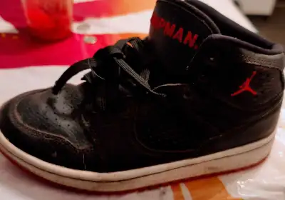 Kids Jordan Shoe Only Worn Twice Great Condition Red/Black $20 Pick Up