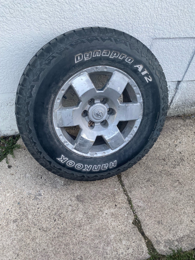 Toyota tire and aluminum rim 265/70R17 in Tires & Rims in Winnipeg