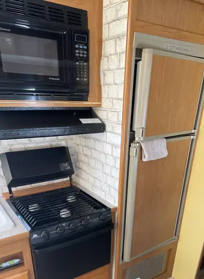 Selling my 2001 RV for a steal! I can no longer use it, due to health related issues She has been ca...