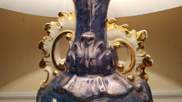 Lampe en Porcelaine Vintage dans Art et objets de collection  à Longueuil/Rive Sud - Image 4