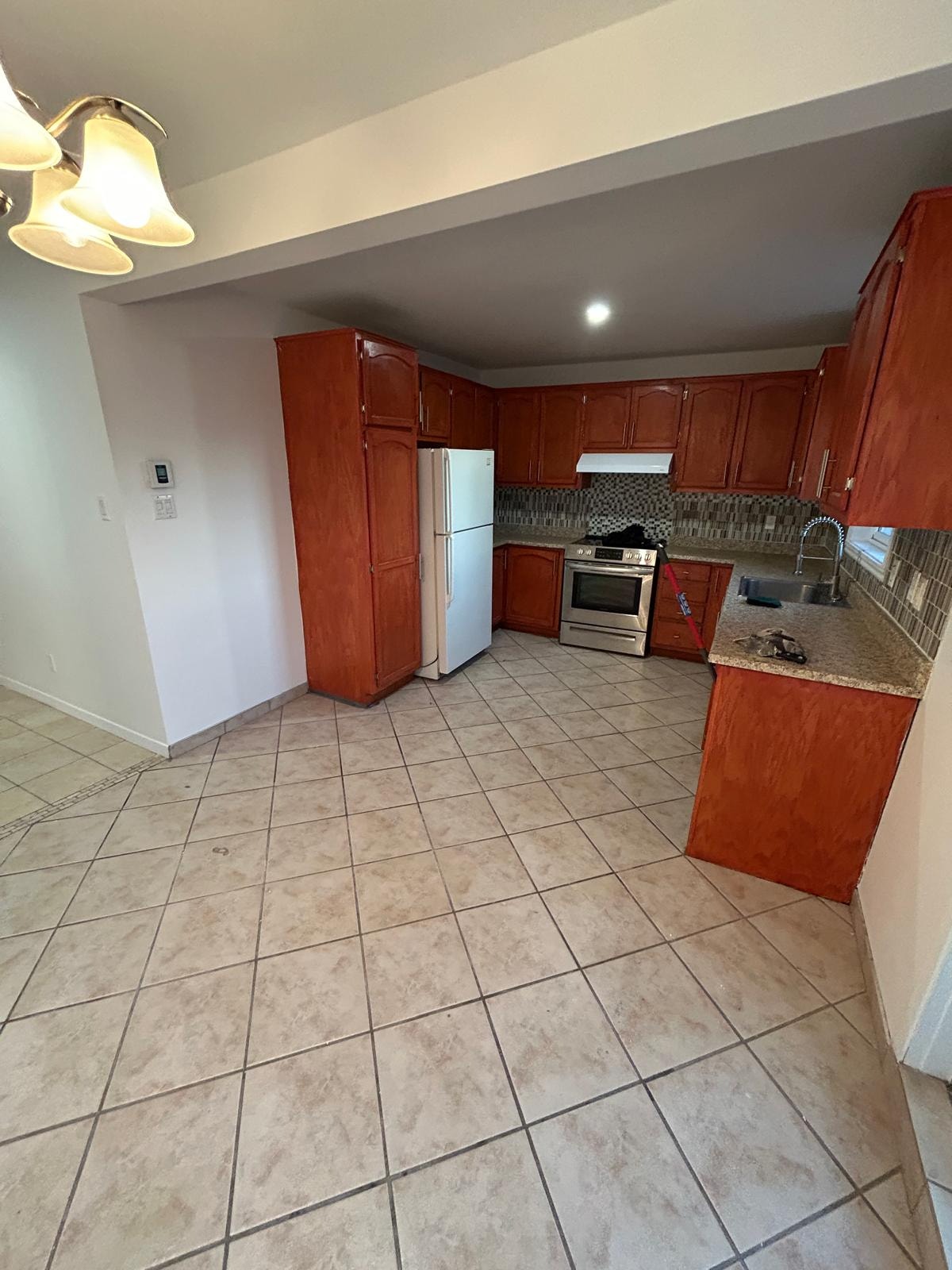 Grande chambre meublée à Repentigny — photo 1