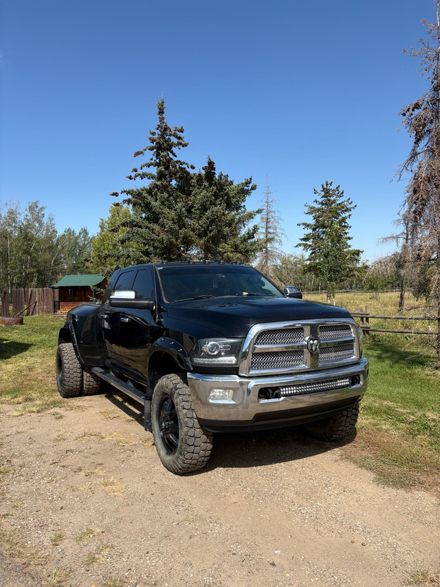 2014 Dodge Mega cab 3500 Limited in Cars & Trucks in Red Deer - Image 2