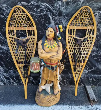 SNOWSHOES TRADITIONAL STYLE VERY GOOD CONDITION, View more