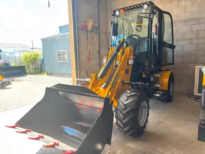 For Sale: OX28L 2.5T Wheel Loader – Powered by KUBOTA Engine Lots of upgraded! AC/ Heater/ Fan Rever...