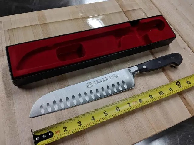 OMCAN - 8" SANTOKU KNIFE WITH FORGED G-EDGE BLADE - 17892 in Kitchen & Dining Wares in Burnaby/New Westminster - Image 3