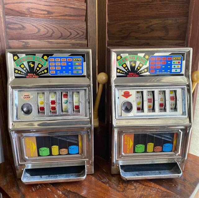 Vintage Waco Casino King Mini Slot Machines in Arts & Collectibles in Abbotsford
