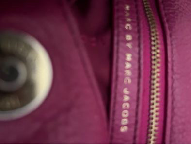 Marc Jacobs Classic Q Hillier Hobo Bag Burgundy Pink Leather Tot in Women's - Bags & Wallets in Calgary - Image 3