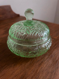 Vintage  Round Green Glass Dresser Dish W/Lid