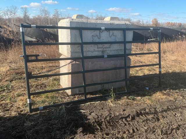 Corral Gates and Panels in Farming Equipment in Red Deer