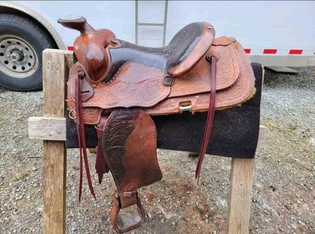 Western saddle in Equestrian & Livestock Accessories in Mission