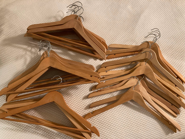 38 Wooden Hangers in Other in City of Toronto