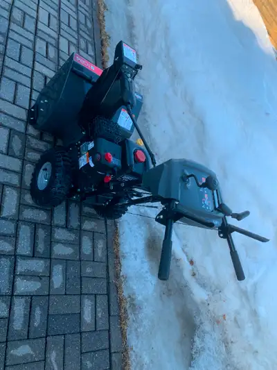 Briggs & Stratton S1024 Snow Blower, View more