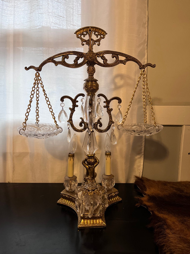 Antique Lamp in Arts & Collectibles in Leamington - Image 2