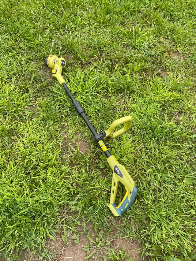 Radley String Trimmer in Lawnmowers & Leaf Blowers in Annapolis Valley - Image 3