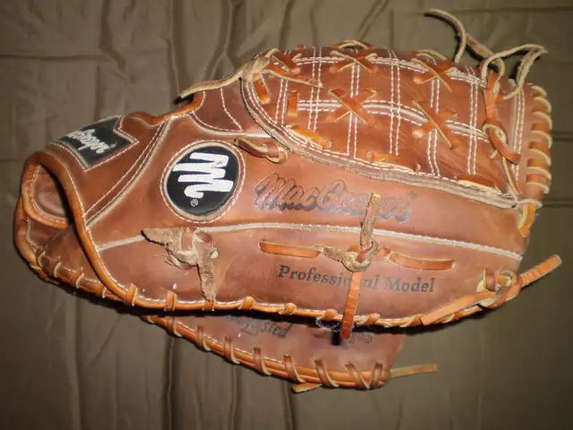 Baseball Gloves, LEFT HAND (LH) and RIGHT HAND (RH), 13 inches in Baseball & Softball in City of Toronto - Image 4